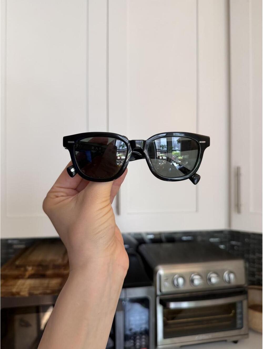 Black Nicole Miller sunglasses #nicolemiller #designer